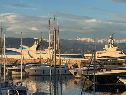 Fort Carré & Yachts View 2Bed Apartment in Old Antibes photo 2