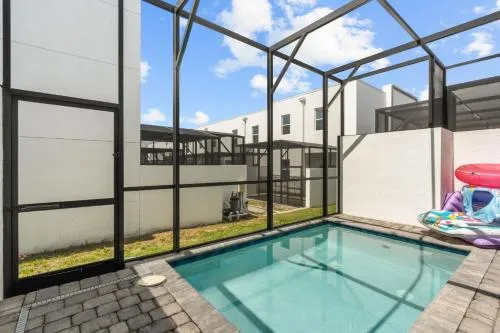 Modern 4BR Townhome w Private Pool Near Disney photo 2