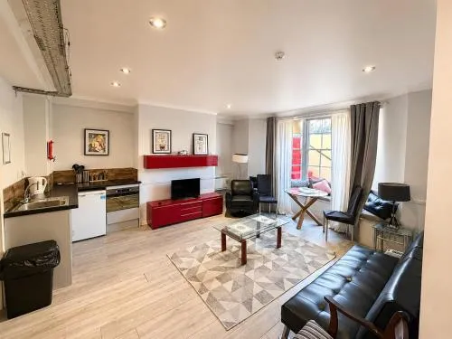 12A Regency Square photo 2