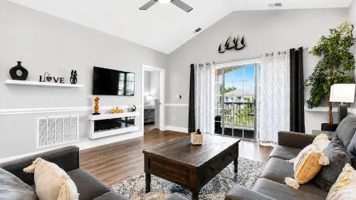 Pet-Friendly Luxury 3BR with Pool Sleeps 8 Near Beach photo 2