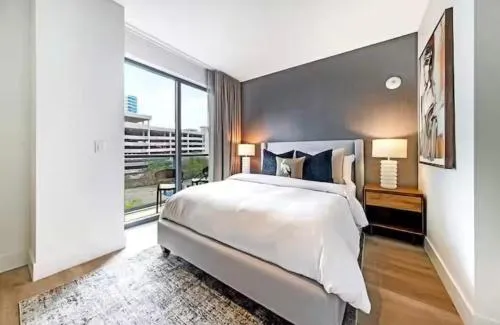 Modern Brickell Luxe Apartment by Palermo Home Miami photo 2