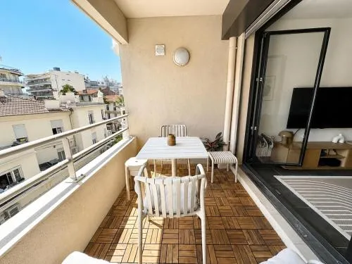 Luxury Beach Apartment with Terrace AC and Parking photo 2