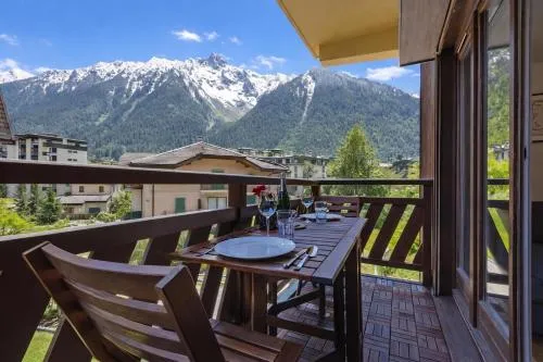 Apt Lyret II Family 2BR in Central Chamonix & Balcony - Happy Rentals photo 2