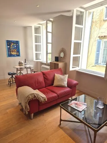 Elegant Apartment on a Quiet Street in Old Town photo 2