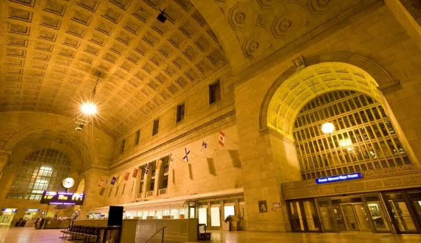 The 10 best hotels near Union Station in Toronto, Canada