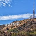 hollywoodský nápis na vrcholu kopce