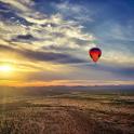 gökyüzünde uçan bir sıcak hava balonu