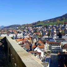 una vista d'una ciutat des d'un edifici