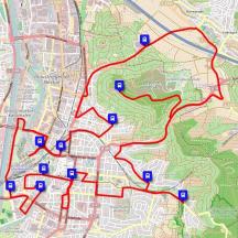 una mappa con segni rossi e blu