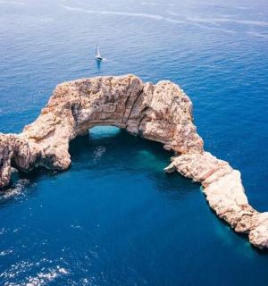 an island in the middle of the ocean