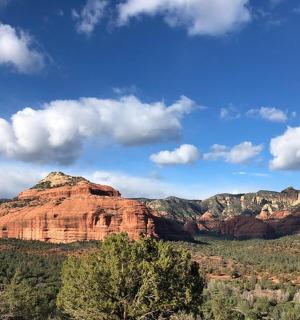峡谷的红色岩石景观