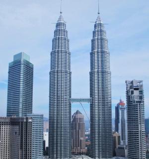 城市中的一组高楼