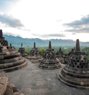 一堆石头结构的景观