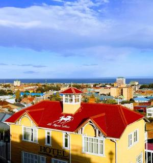 城市顶部的红色屋顶建筑