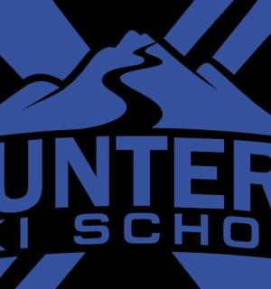 欣顿六所学校的标志