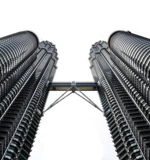 迪拜市的两座摩天大楼