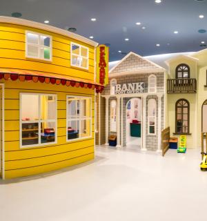 带有房屋的玩具店模型