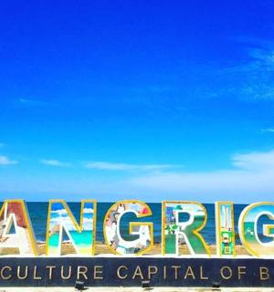 a sign for the davenport sign for the culture capital of belize