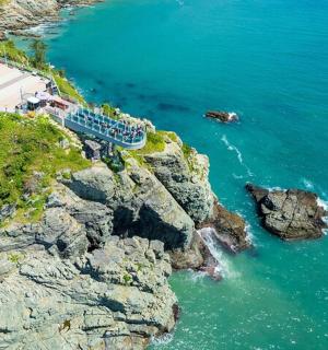 海滩和海洋的鸟瞰图