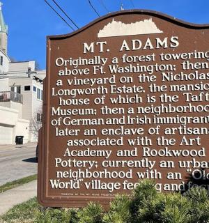 cedule na kraji ulice