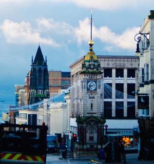 城市中心的钟楼