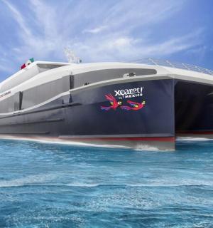 海上的一艘大船