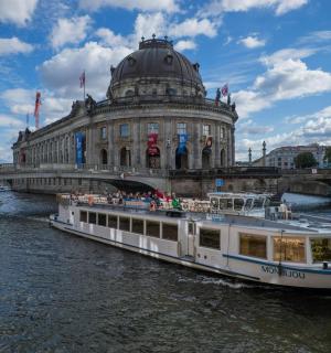 One-hour Sightseeing Cruise on the Spree River