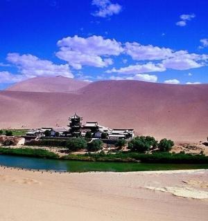 dům na ostrově uprostřed pouště