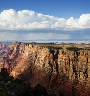阴天时的大峡谷景色