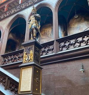 建筑物侧面的时钟