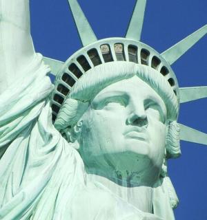 detailní záběr na sochu svobody