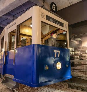 博物馆展出的蓝色有轨电车