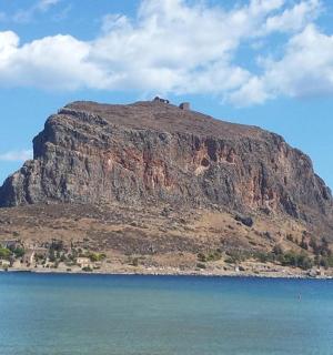 水域中央的岛屿