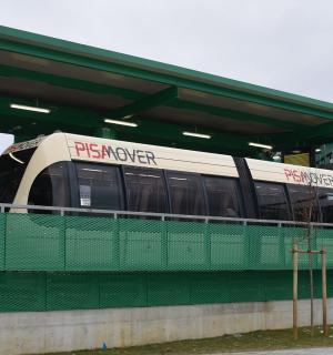 火车停在火车站