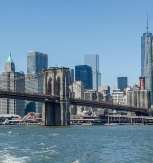 sild üle vee linna ees