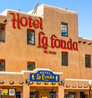 a hotel la toronto sign on the side of a building
