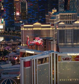 夜晚的城市天际线景观