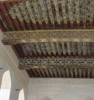 带有天花板的建筑物中华丽的楼梯