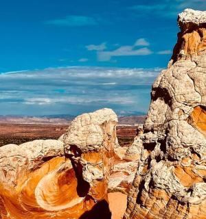 pohled na poušť z vrcholu hory