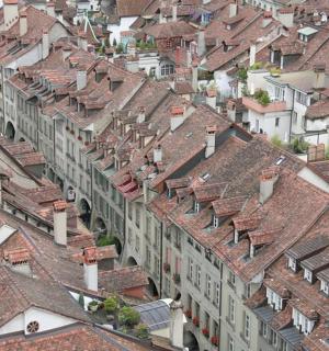 城市建筑屋顶的俯视图