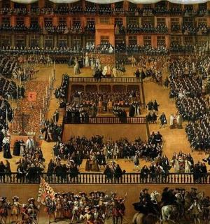 an overhead view of a large room with a crowd of people