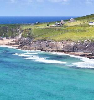 海洋和海滩的鸟瞰图