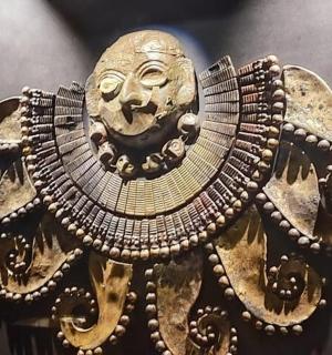 博物馆展出的金面具