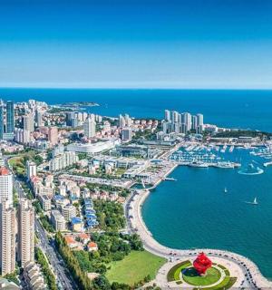 海边城市的鸟瞰图