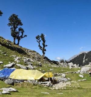 stan na poli na hoře