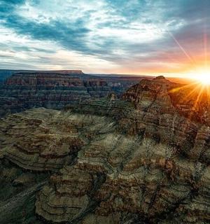 pohled na Grand Canyon při západu slunce