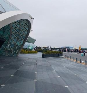 街道旁建筑物的景观