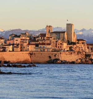 a town on the shore of a body of water
