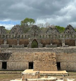 a large building with a lot of ruins