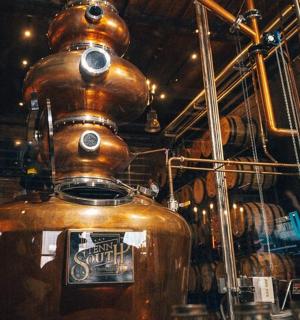 一间带大房间的